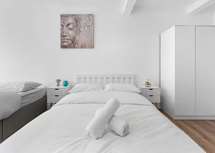 3 Bedroom Sleep12 In London Mr2